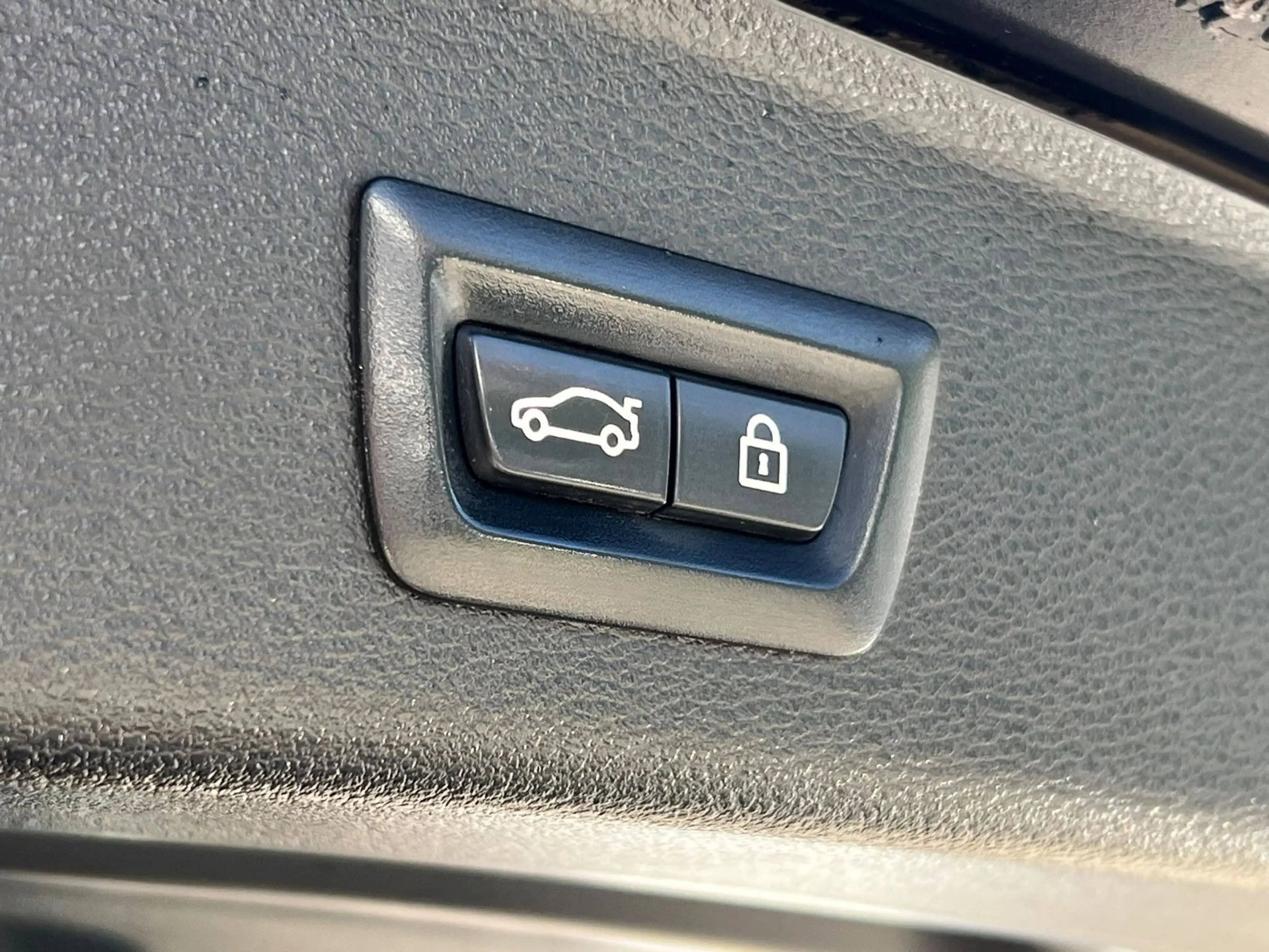BMW X3 xDrive 35 i — photo 11
