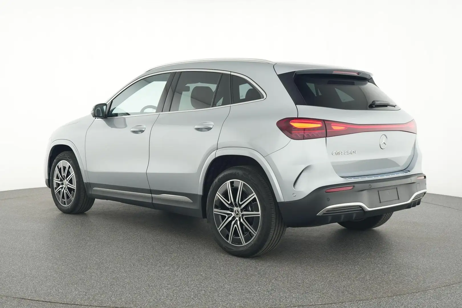 Mercedes-Benz EQA 250 250+ Star Edition + PANORAMISCH DAK + CARPLAY + SU Zilver - 2