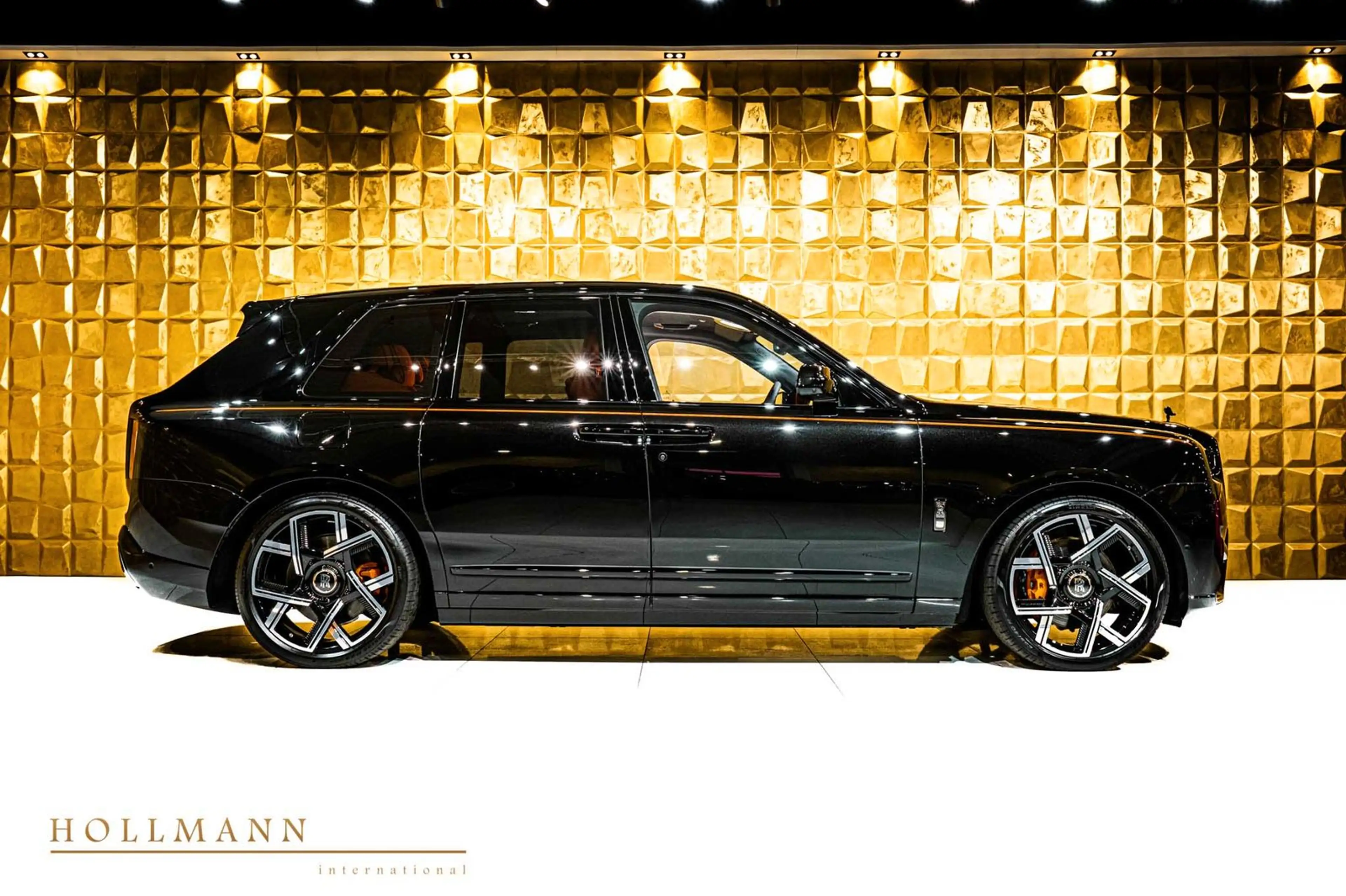 Rolls-Royce Cullinan SERIES II+BLACK BADGE+4 SEATS+ MY2027 — photo 2