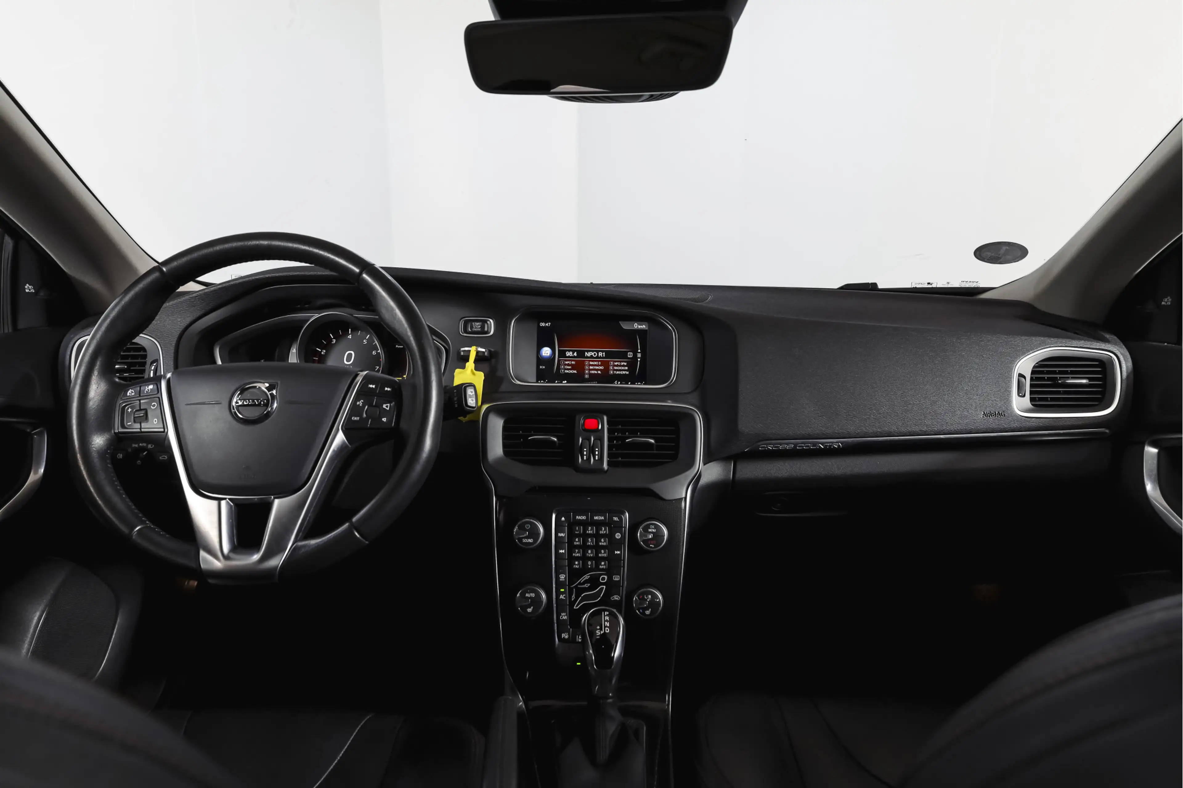 Volvo V40 Cross Country 1.5 T3 150 PK Polar+ Luxury - Automaat Orig. NL | — photo 3