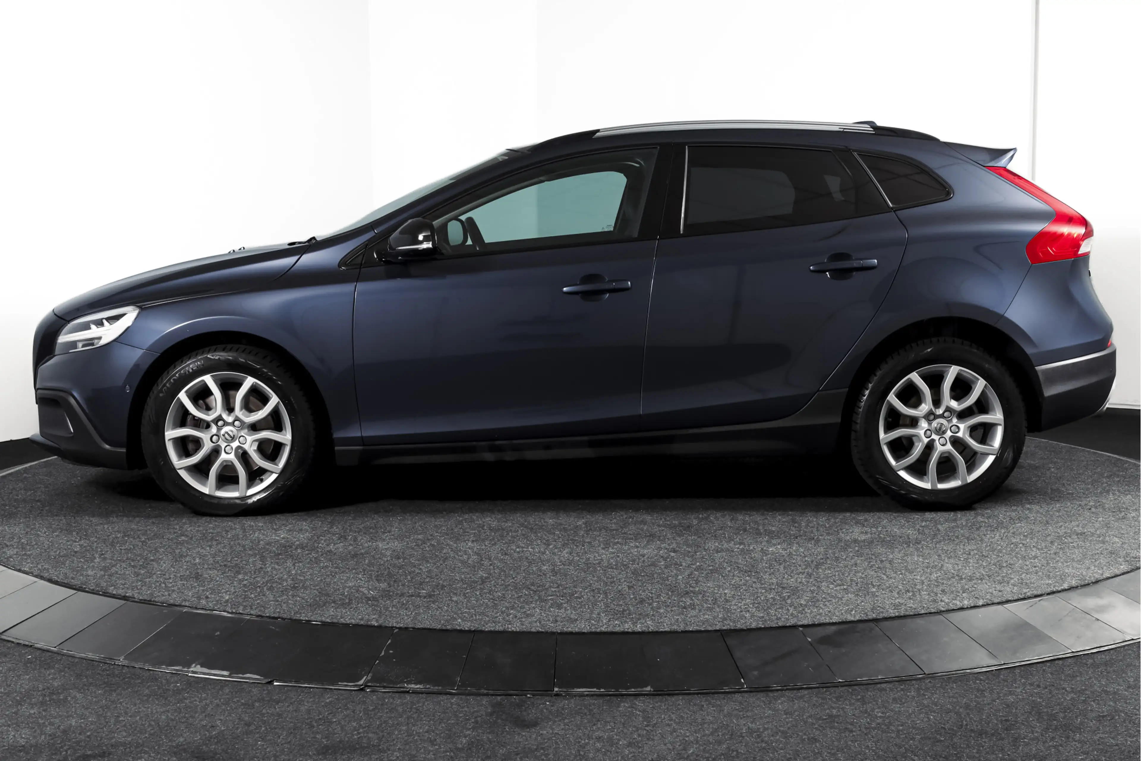 Volvo V40 Cross Country 1.5 T3 150 PK Polar+ Luxury - Automaat Orig. NL | — photo 5