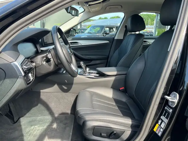 BMW 5 Series view 22
