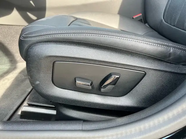 BMW 5 Series view 17
