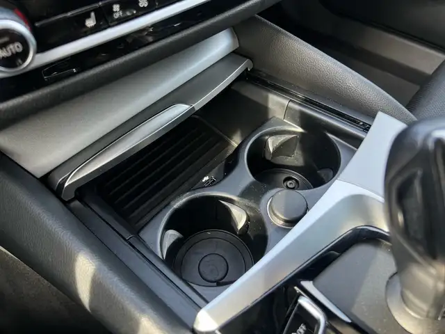 BMW 5 Series view 20