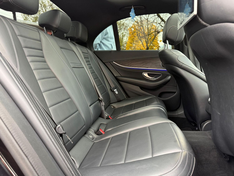 Mercedes-Benz E 400 d AMG /4Matic /Digitaltacho / DAB / Kamera / Ambi — photo 12