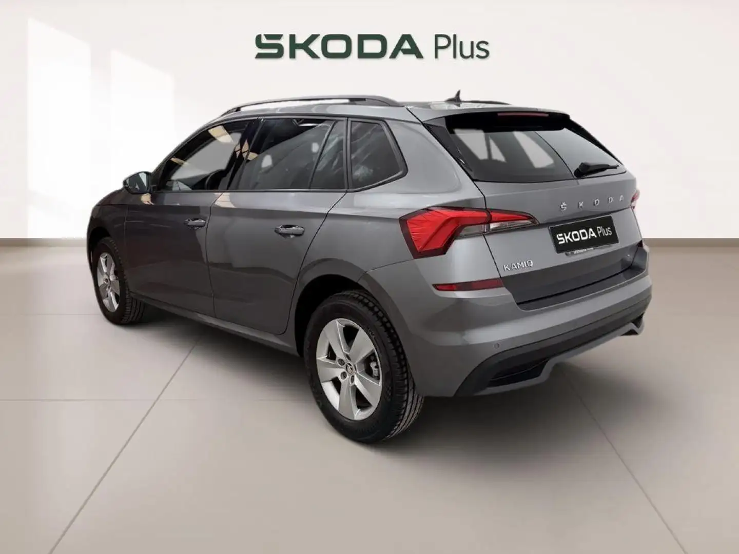 Skoda Kamiq 1.0 TSI Active 81kW Gris - 2