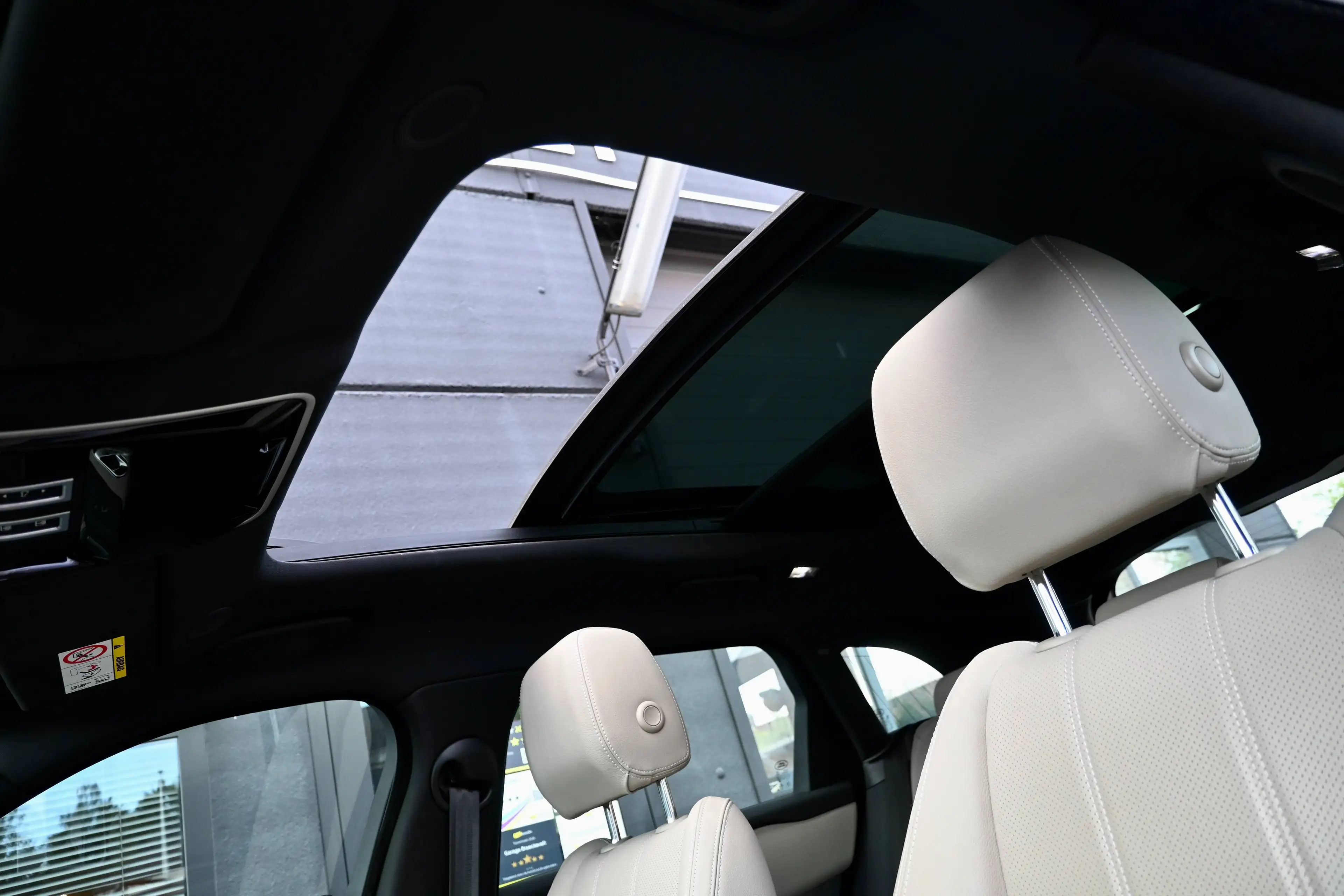 Land Rover Range Rover Velar p400e - Adapt cruise - Panodak - Camera - Meridian - BTW — photo 13
