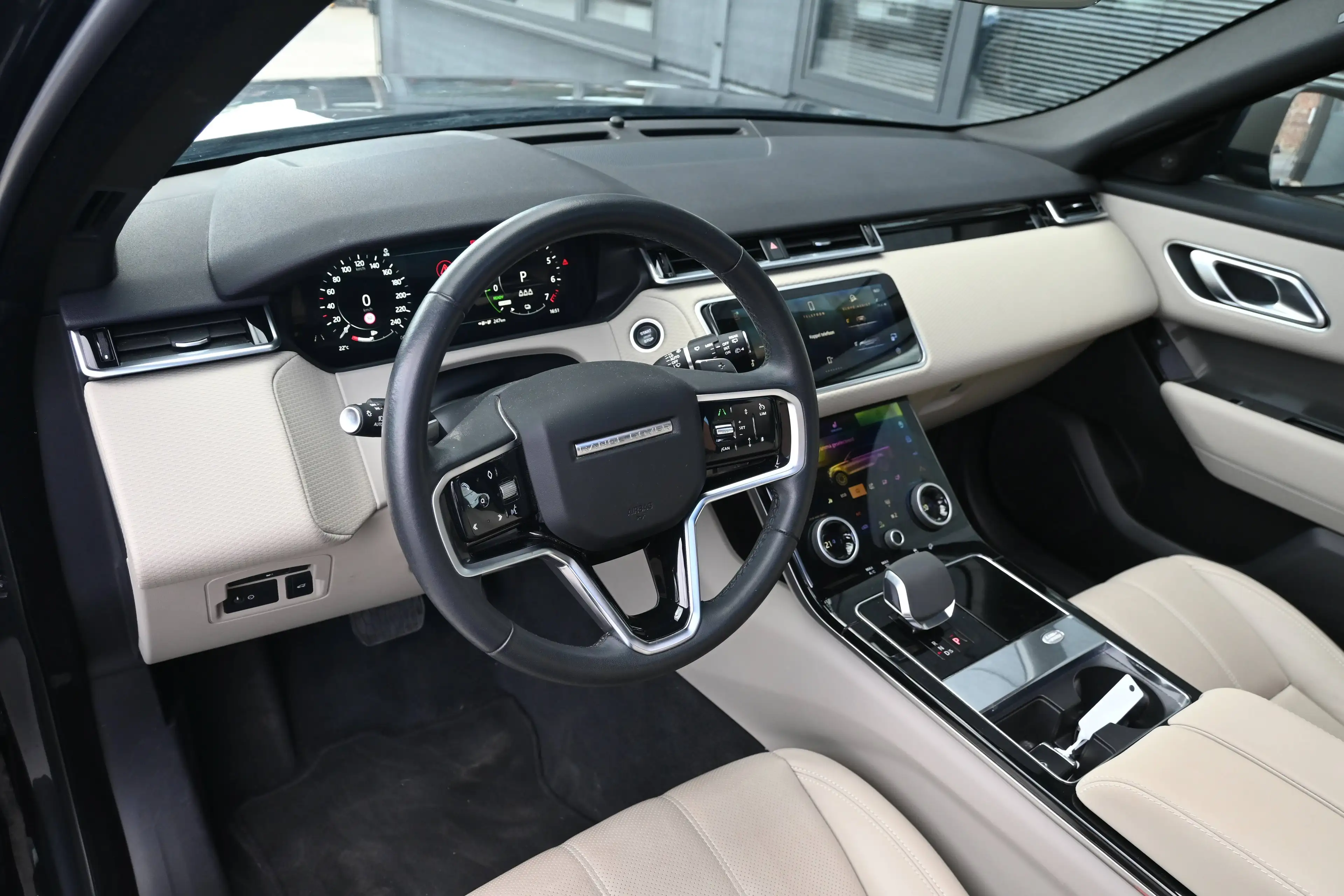 Land Rover Range Rover Velar p400e - Adapt cruise - Panodak - Camera - Meridian - BTW — photo 9