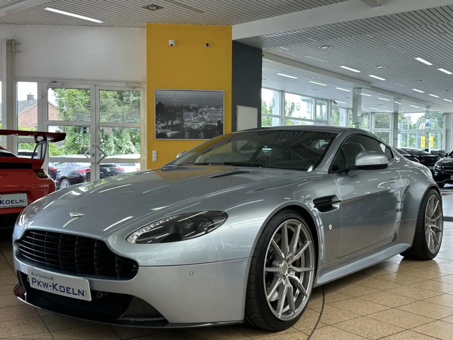 Aston Martin V8 N430*KW*KAMERA*Bi XENON*CARBON*MEMORY Срібний - 1
