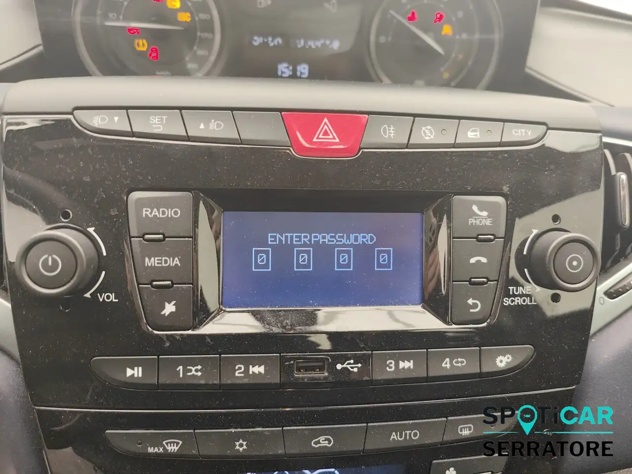 Lancia Ypsilon 2024 — фото 11