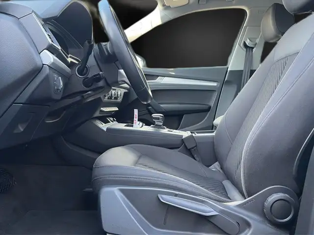 Audi Q5 view 13