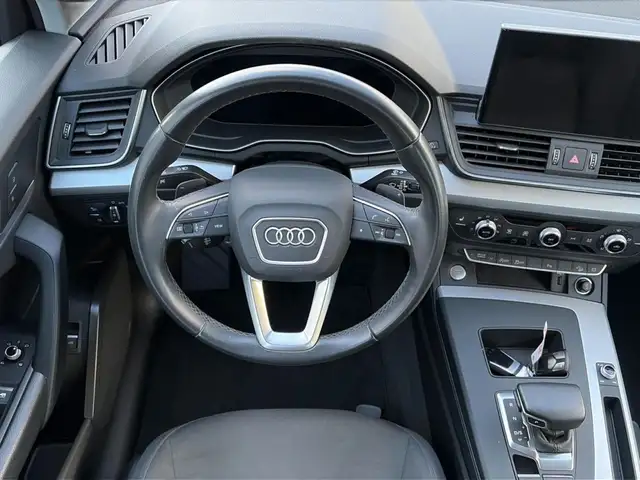 Audi Q5 view 15