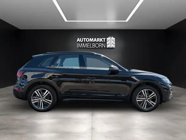 Audi Q5 view 11