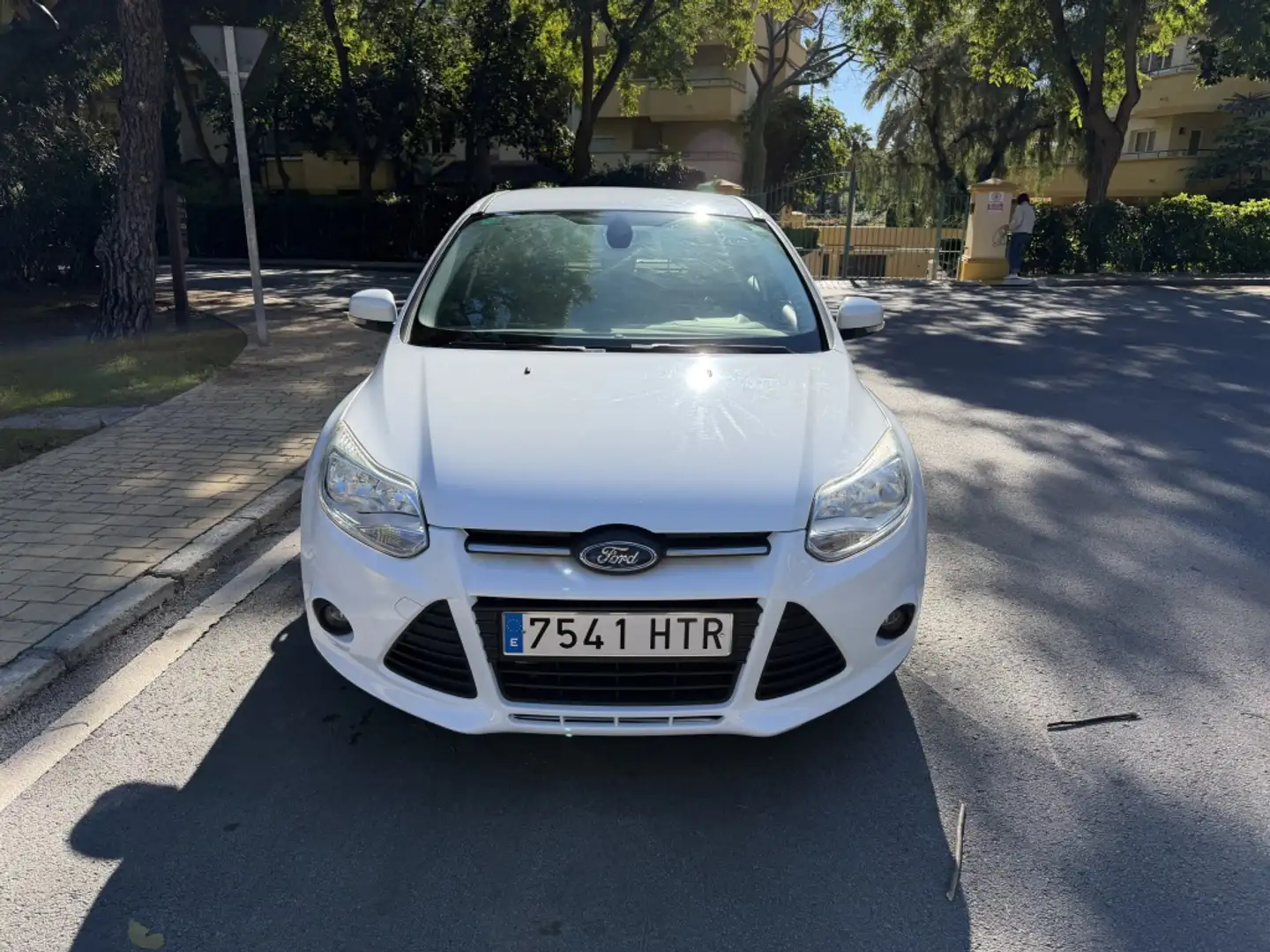 Ford Focus 1.0 Ecoboost Auto-S&S Trend Blanco - 2