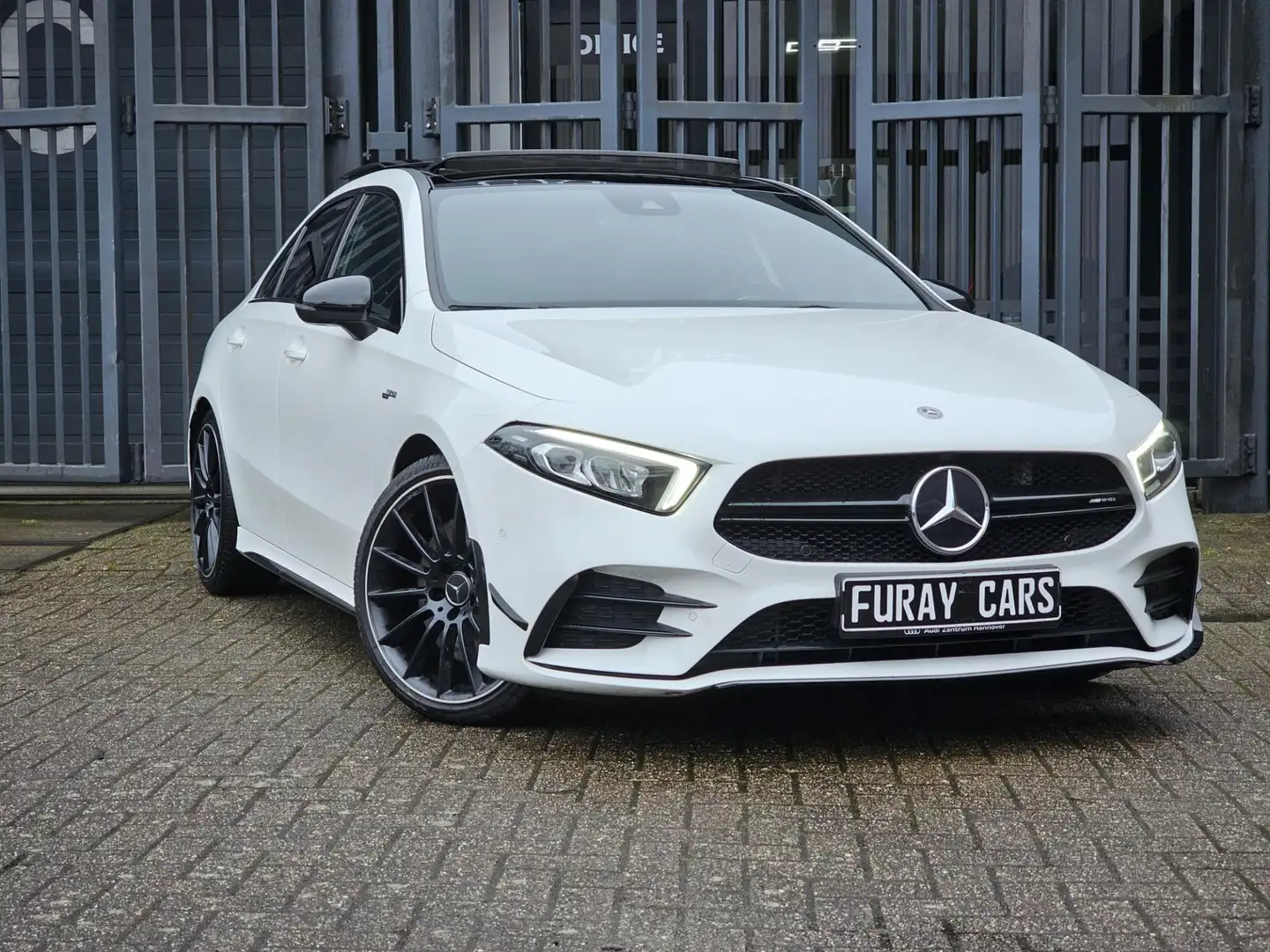 Mercedes-Benz A 35 AMG 4MATIC Premium Plus Wit - 2