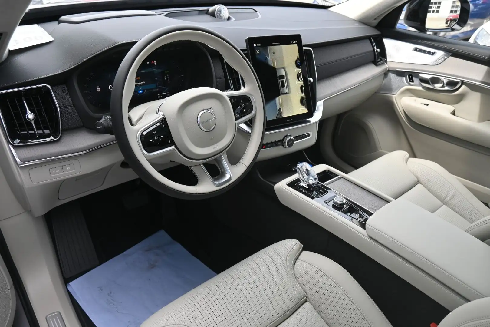 VOLVO Xc90