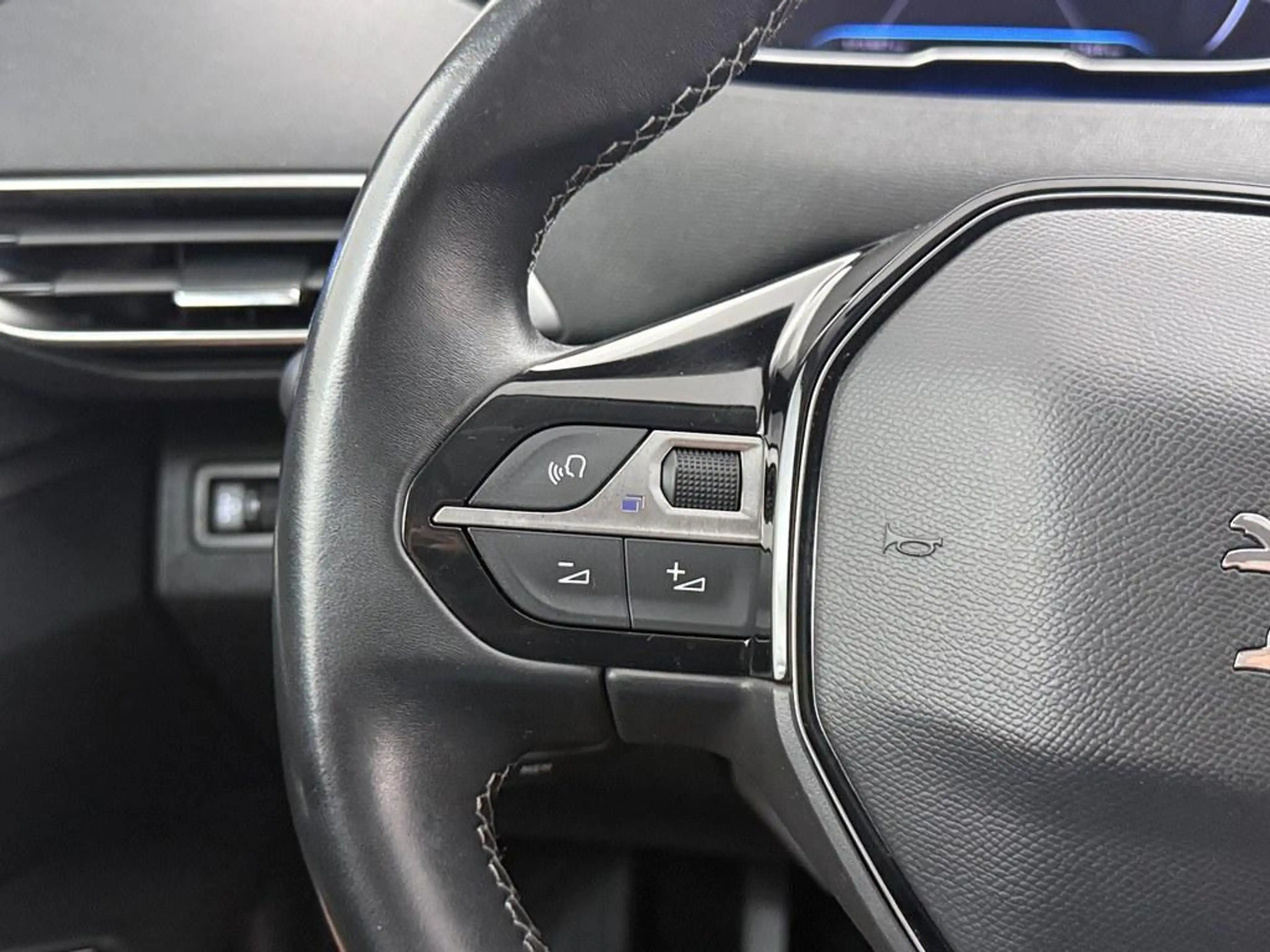 Peugeot 5008 1.2 Blue Lease Allure /Trekhaak/Cruise/Navi/Cam — photo 9