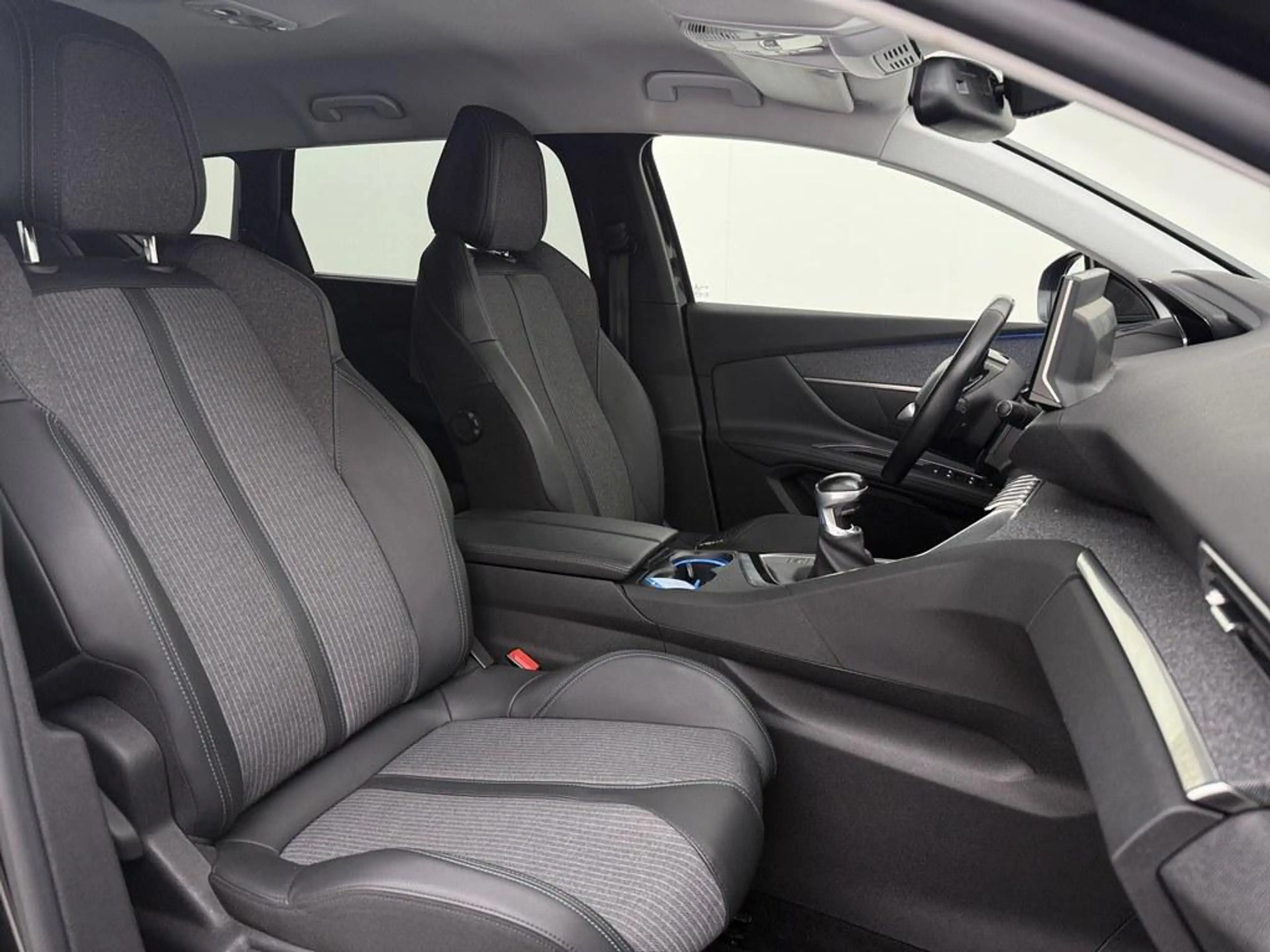 Peugeot 5008 1.2 Blue Lease Allure /Trekhaak/Cruise/Navi/Cam — photo 4