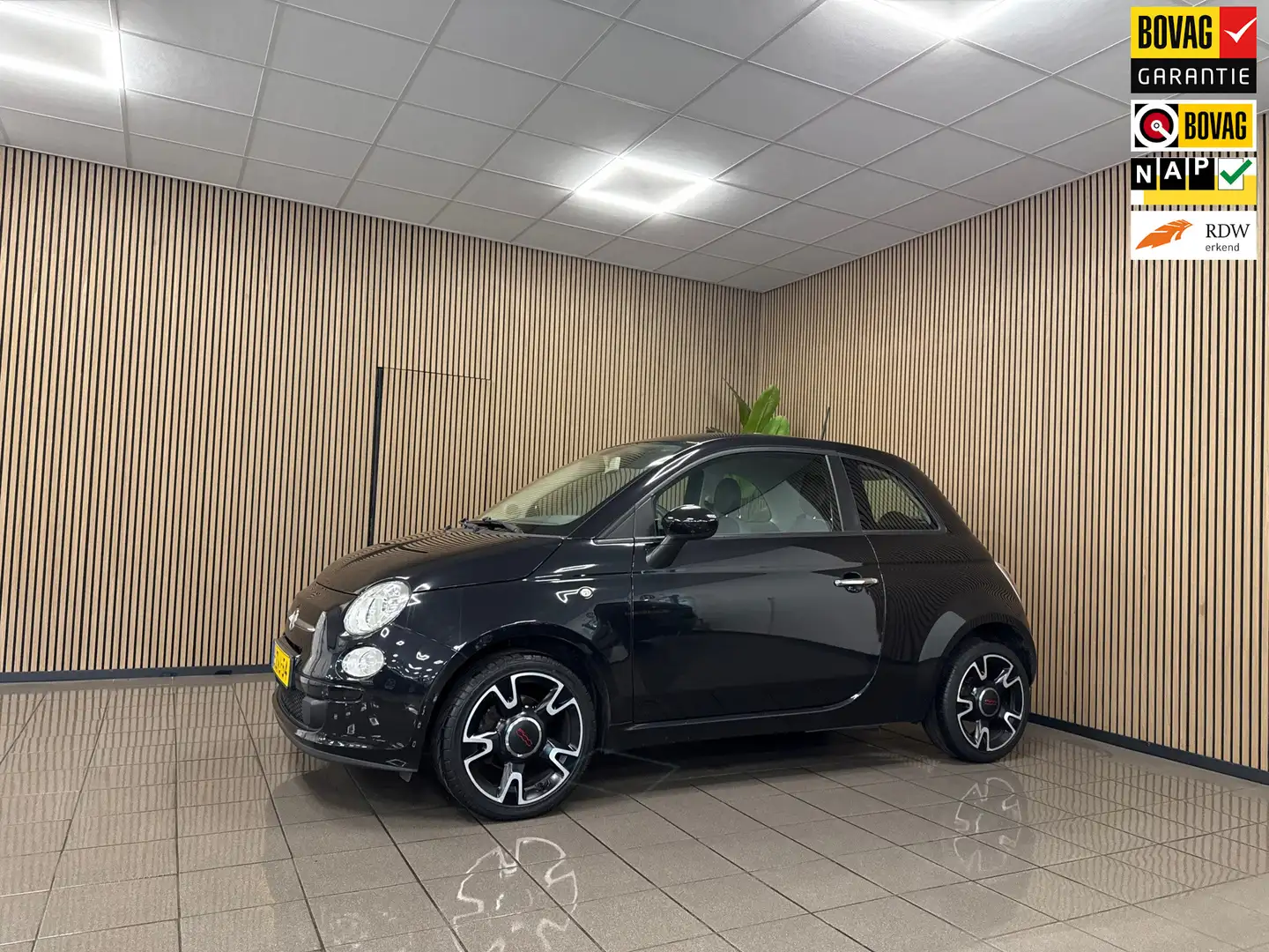 Fiat 500 1.0 TwinAir Pop * Airco / LM Velgen / Elektr. Pakk Zwart - 1