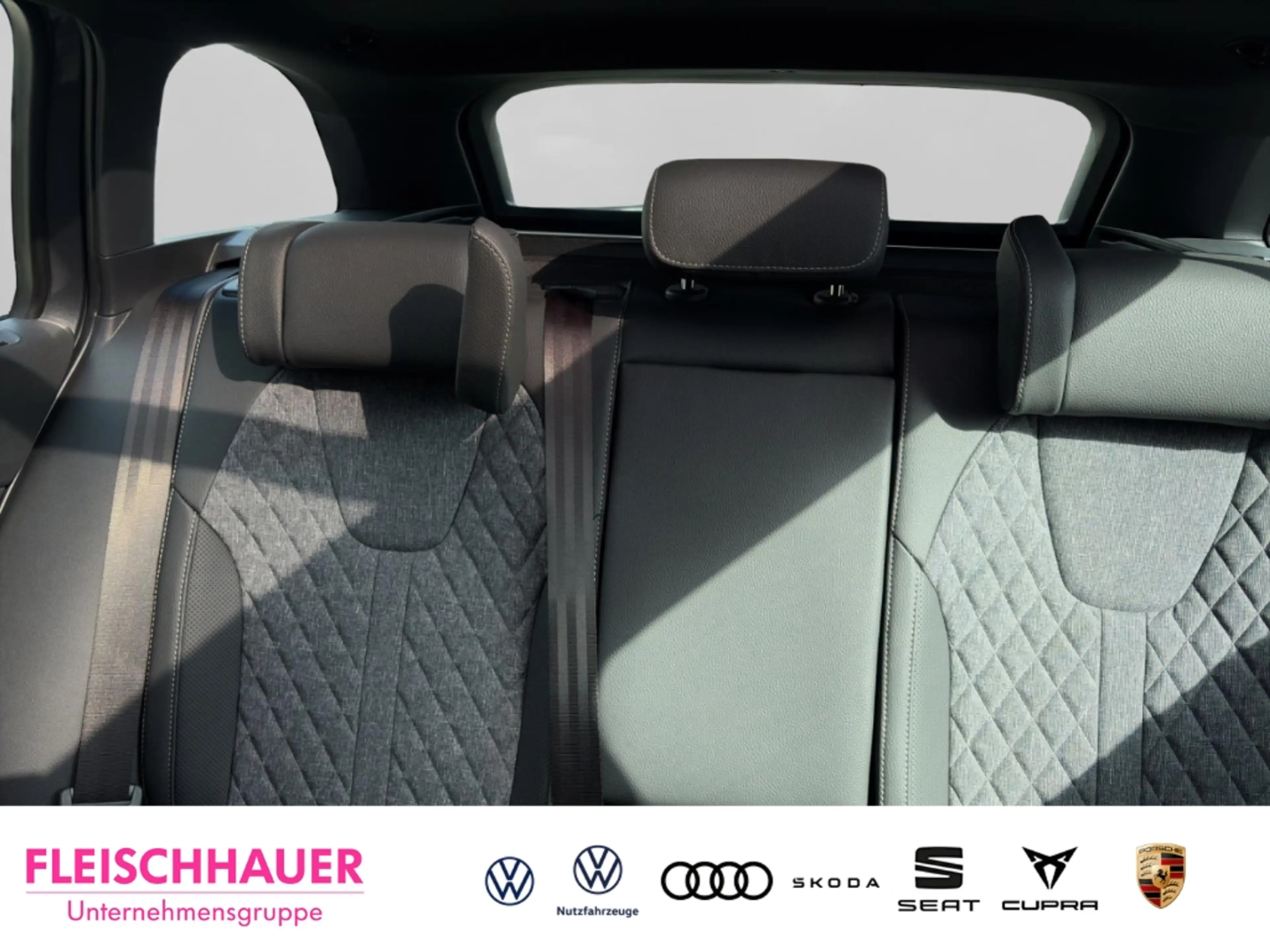 Skoda Octavia Combi Sportline 30 Jahre 1,5 TSI AHK HUD Pano Navi — photo 13