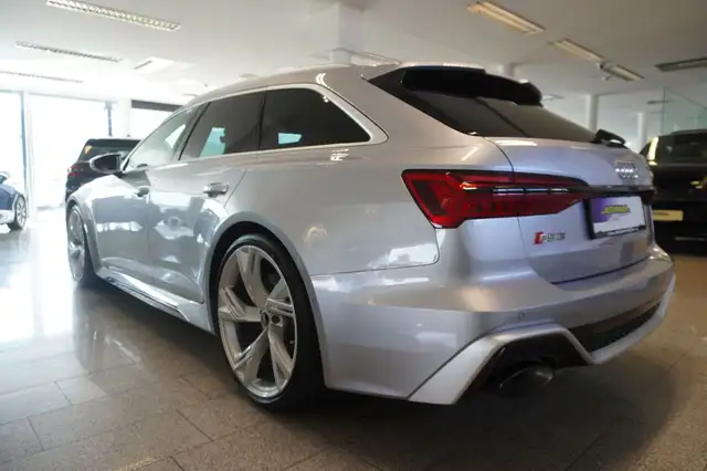 Audi RS6 view 4