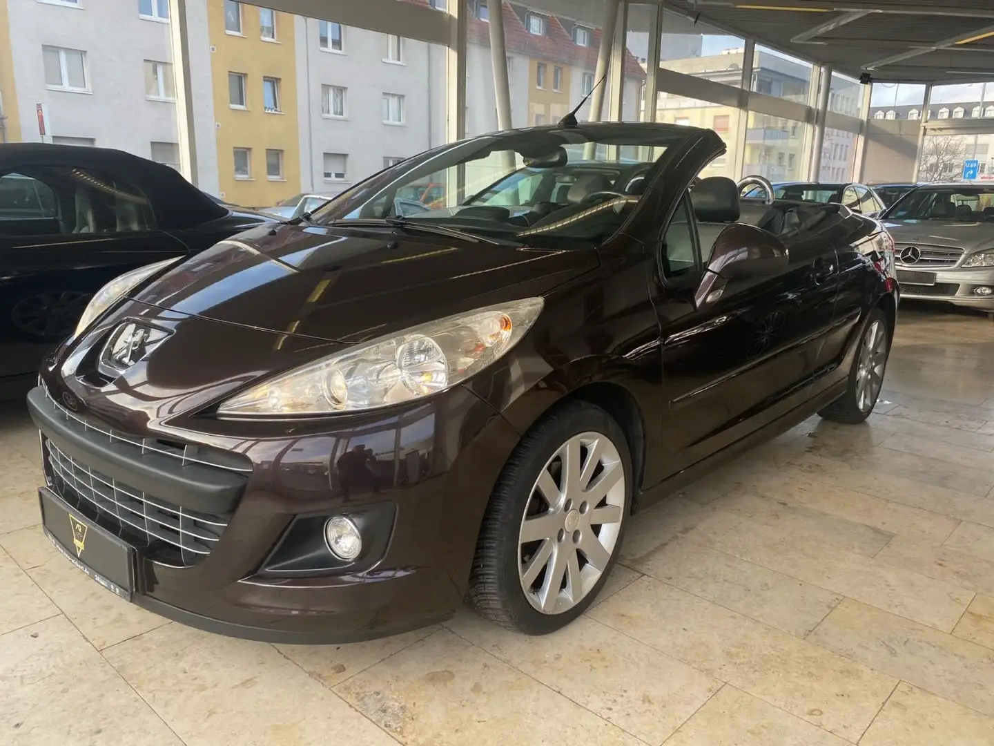Peugeot 207 CC Allure/Autm./85tkm/Led./Navi/PDC/JBL/SHZ Brun - 2