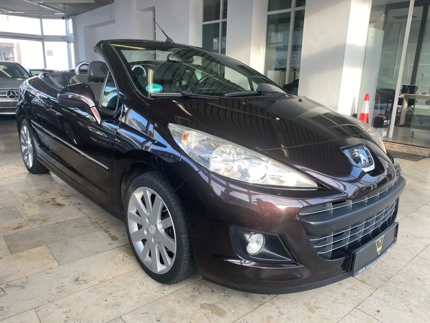 Peugeot 207 CC Allure/Autm./85tkm/Led./Navi/PDC/JBL/SHZ Brun - 1