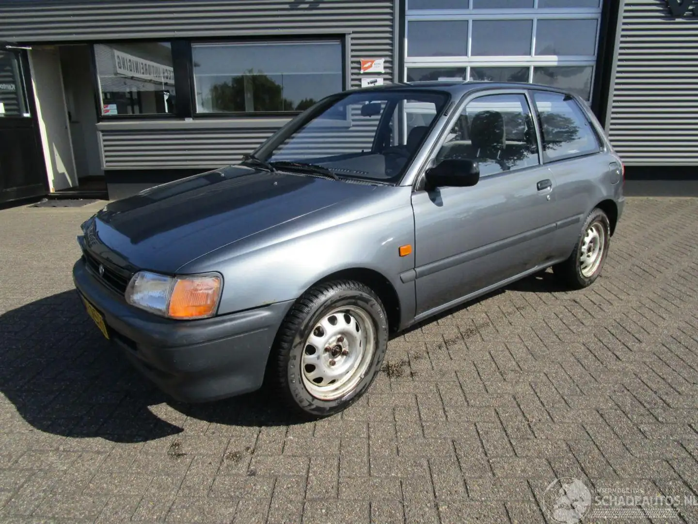 Toyota Starlet 1.3I Friend Gris - 1