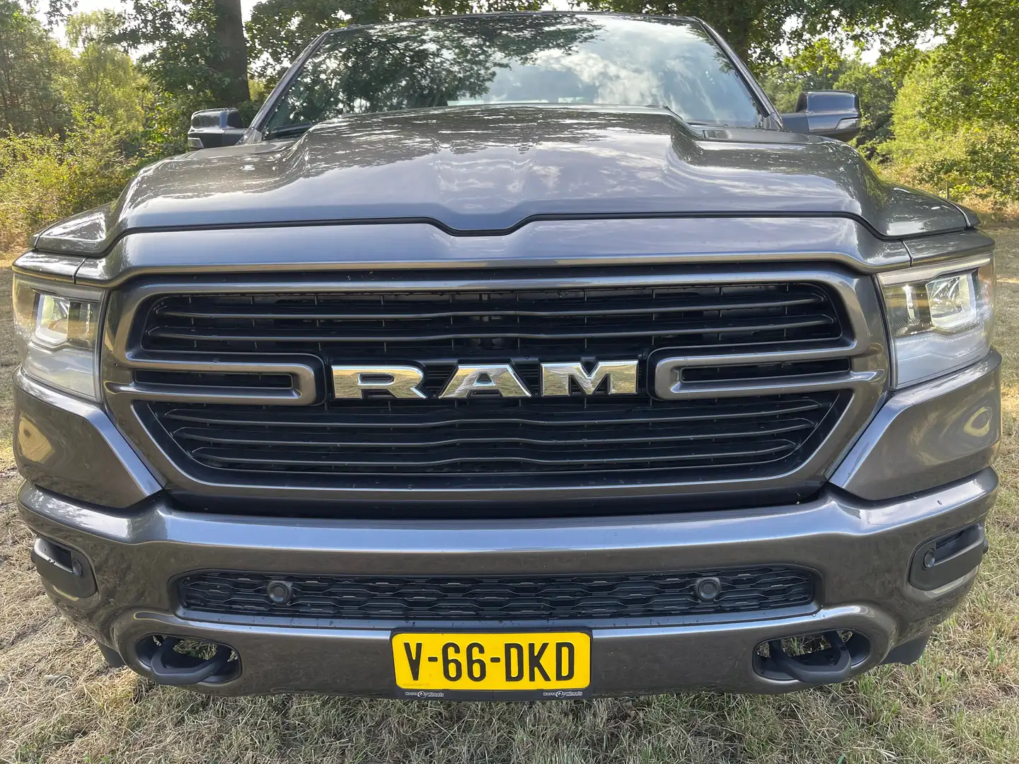 RAM 1500 5,7 HEMI LPG Laramie Sport in nieuwstaat 2024 Grigio - 2