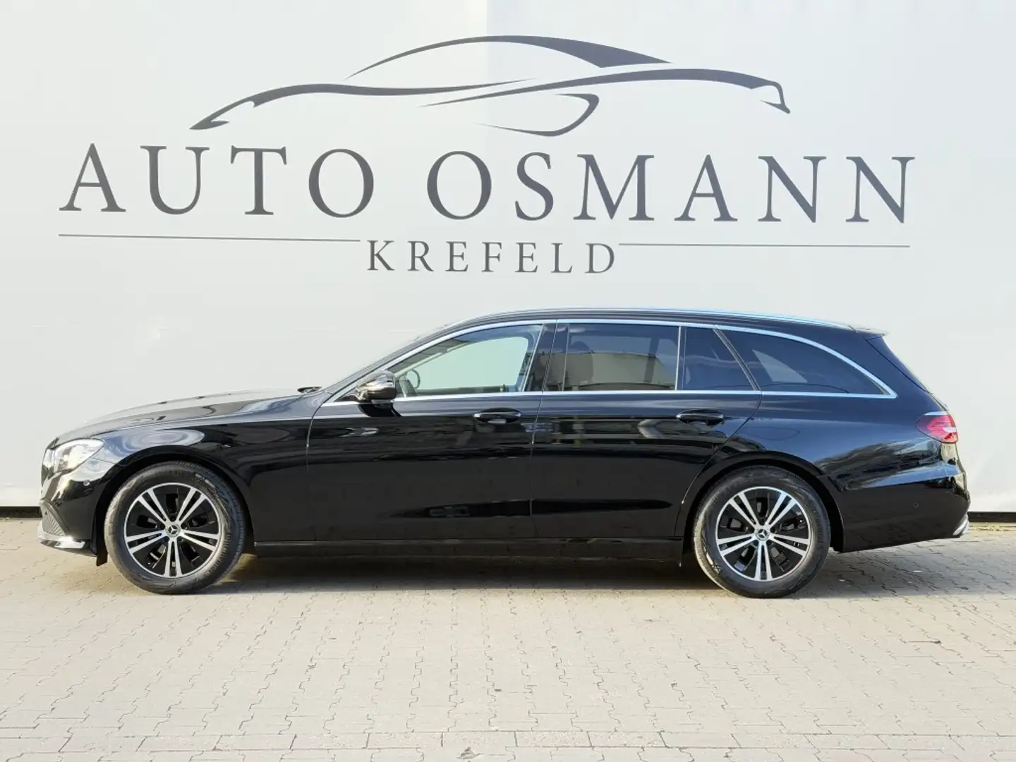 Mercedes-Benz E 220 d T 9G-TRONIC Avantgarde   Ambiente Schwarz - 2