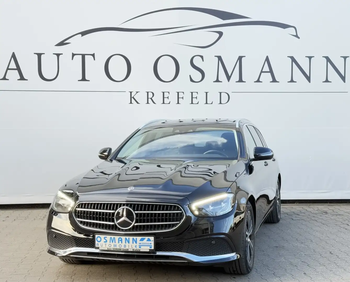 Mercedes-Benz E 220 d T 9G-TRONIC Avantgarde   Ambiente Schwarz - 1