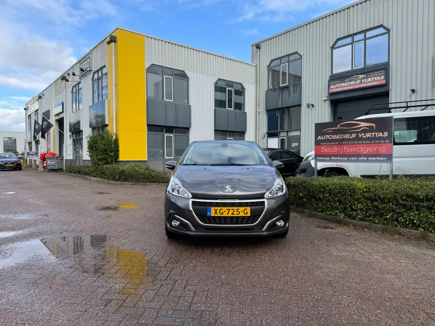 Peugeot 208 1.2 PureTech Signature APPLE CARPLAY Gris - 2