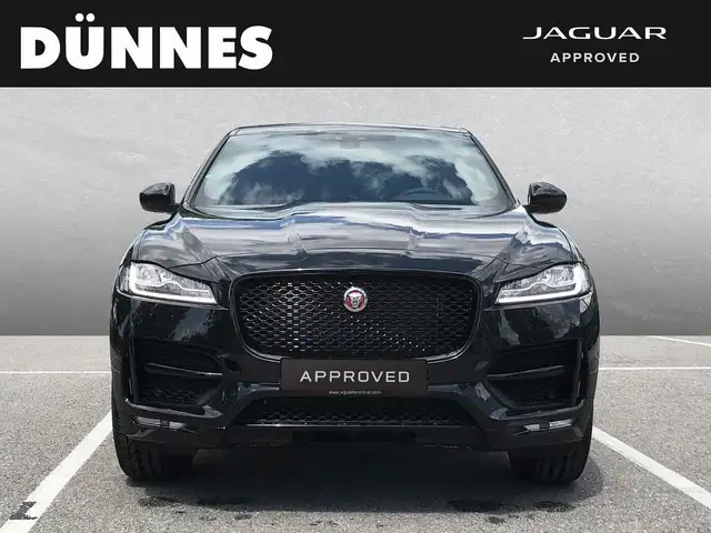 Jaguar F-Pace view 8
