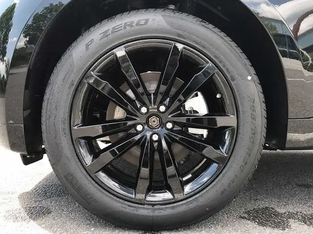 Jaguar F-Pace view 9