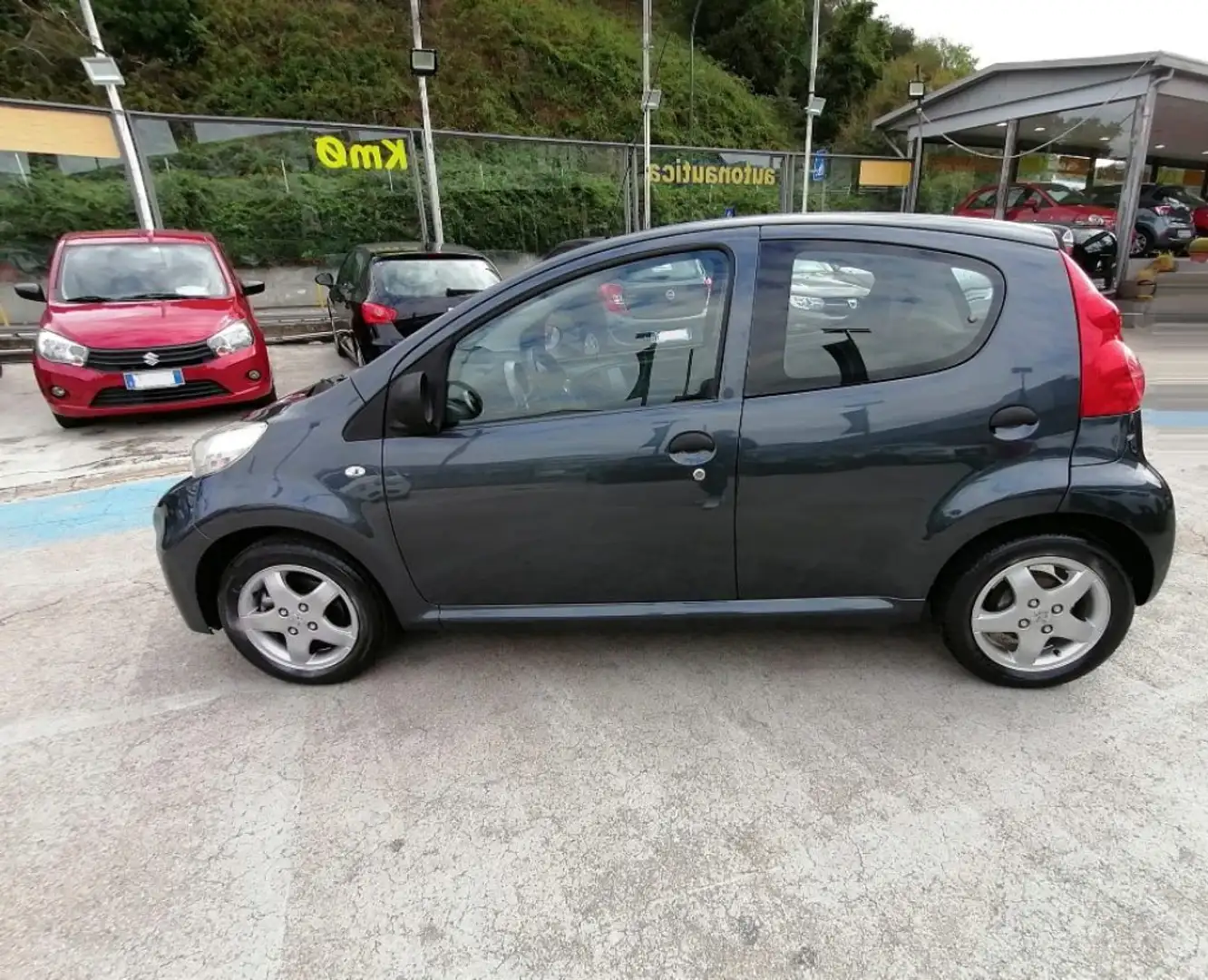 Peugeot 107 1.0 68cv 5 PORTE ACTIVE Grau - 2