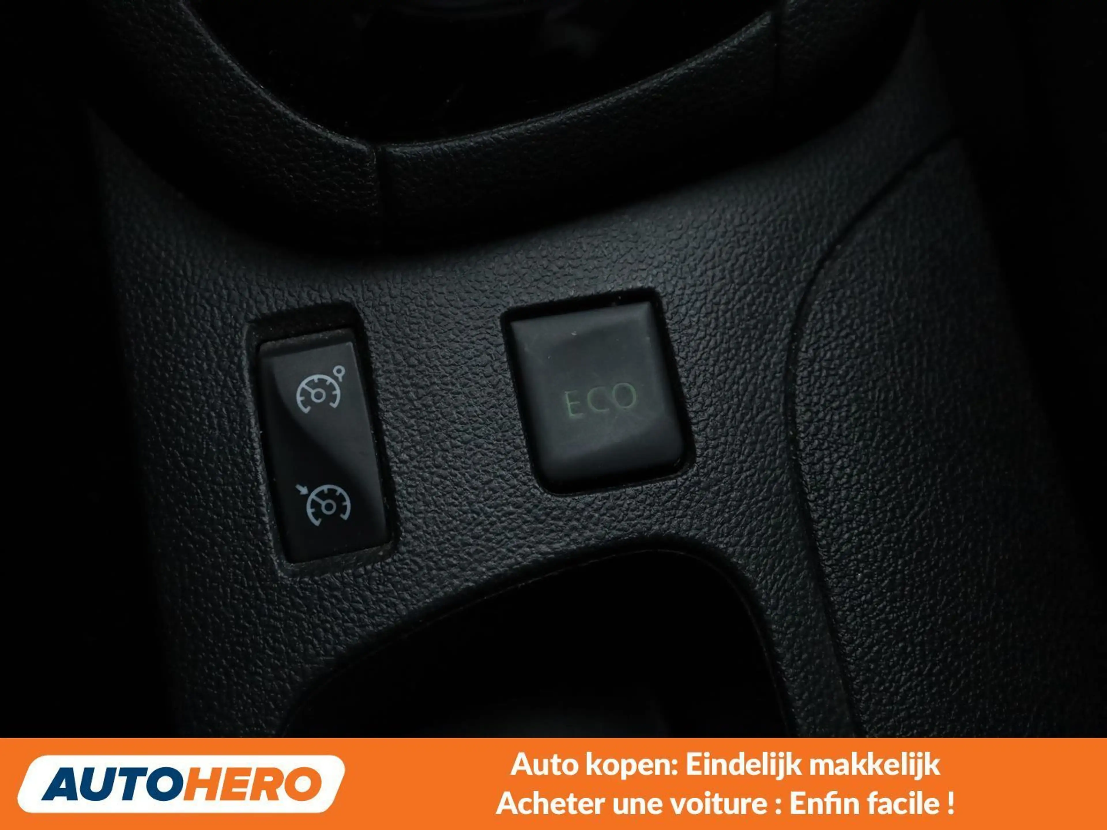 Renault Clio 1.5 dCi Intens — photo 11
