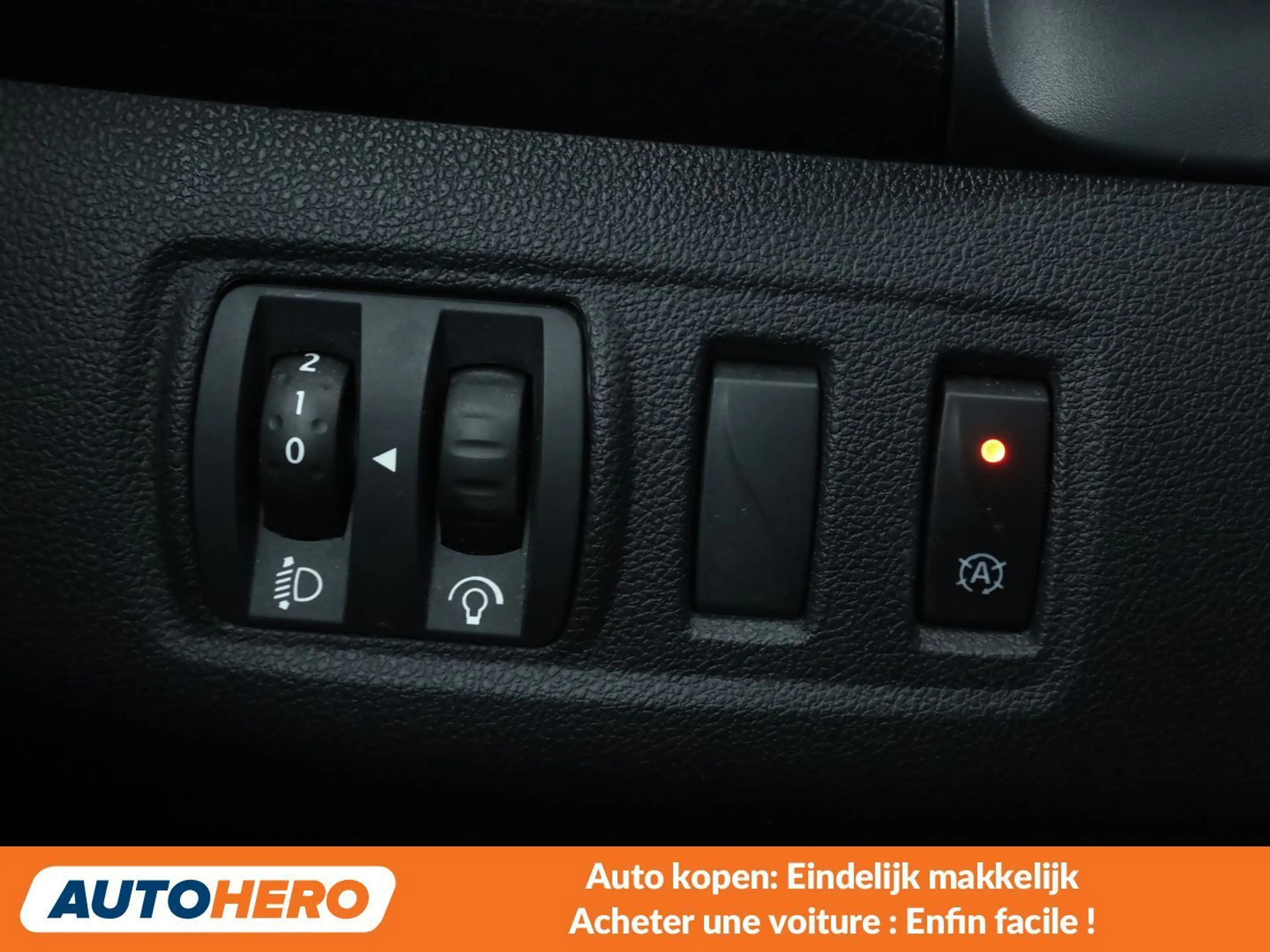 Renault Clio 1.5 dCi Intens — photo 12