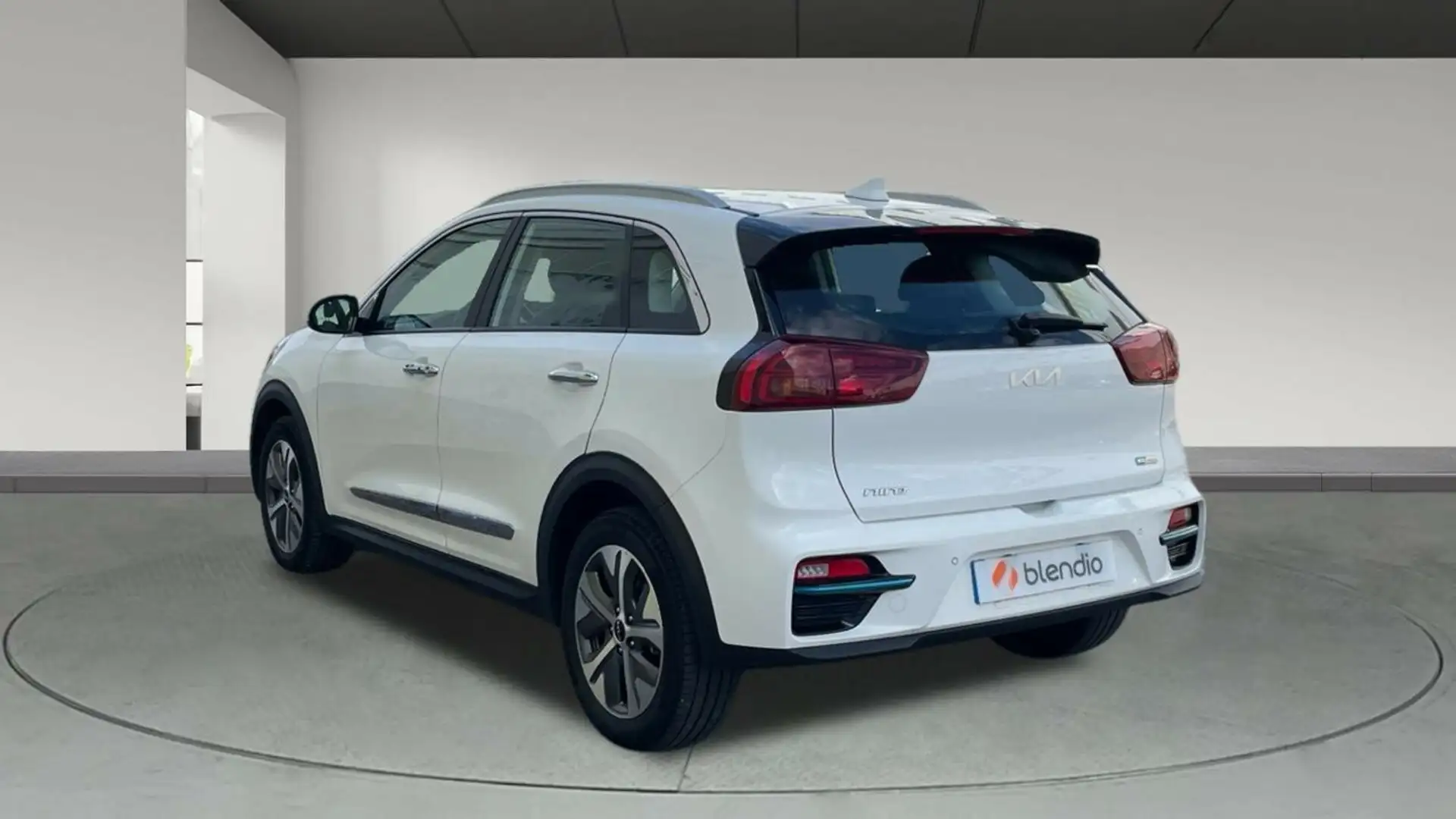 Kia Niro BEV 65KWH E-NIRO DRIVE 204 5P Wit - 2