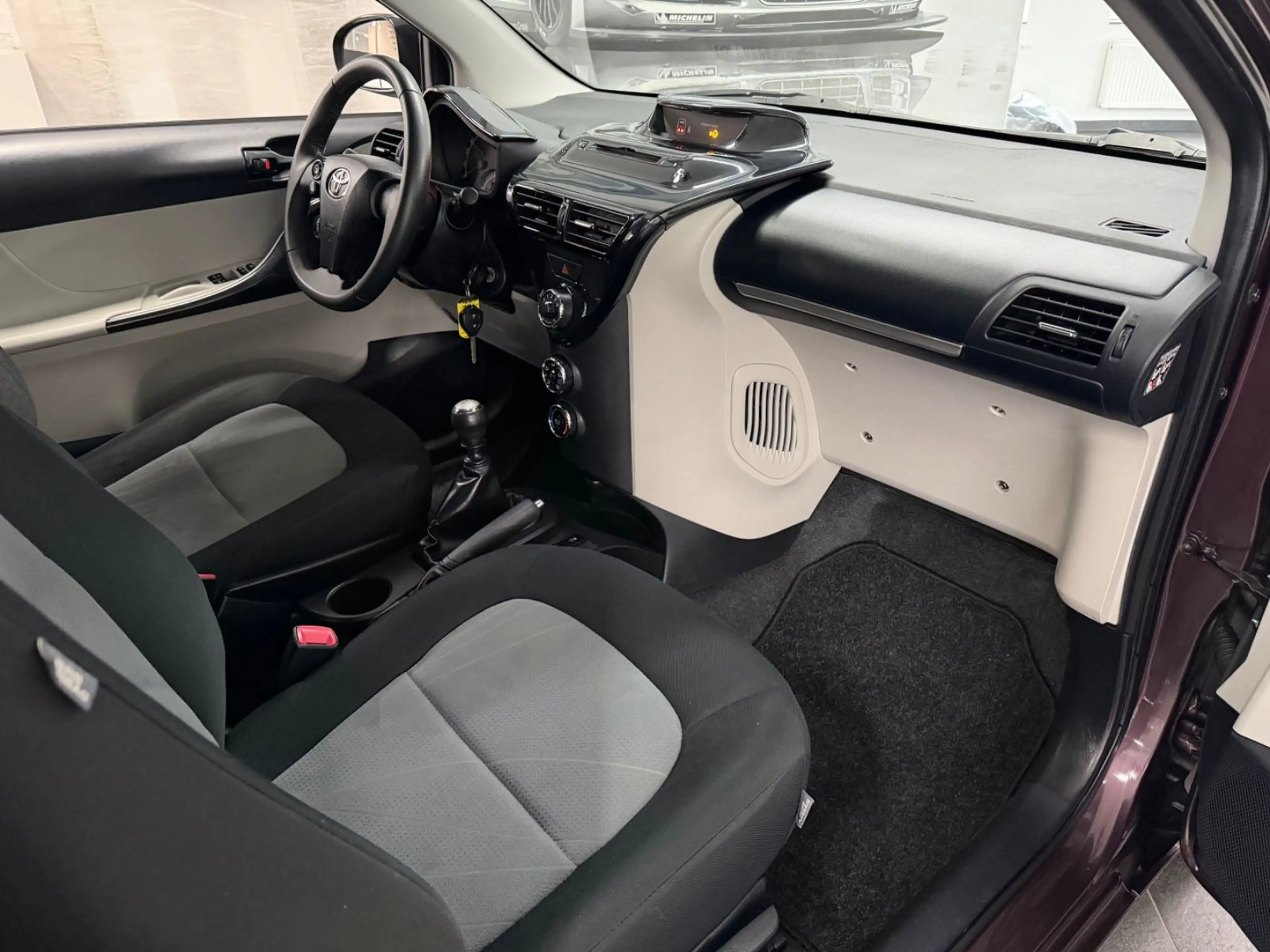 Toyota iQ 1.0 KLIMA 1.HAND — photo 13