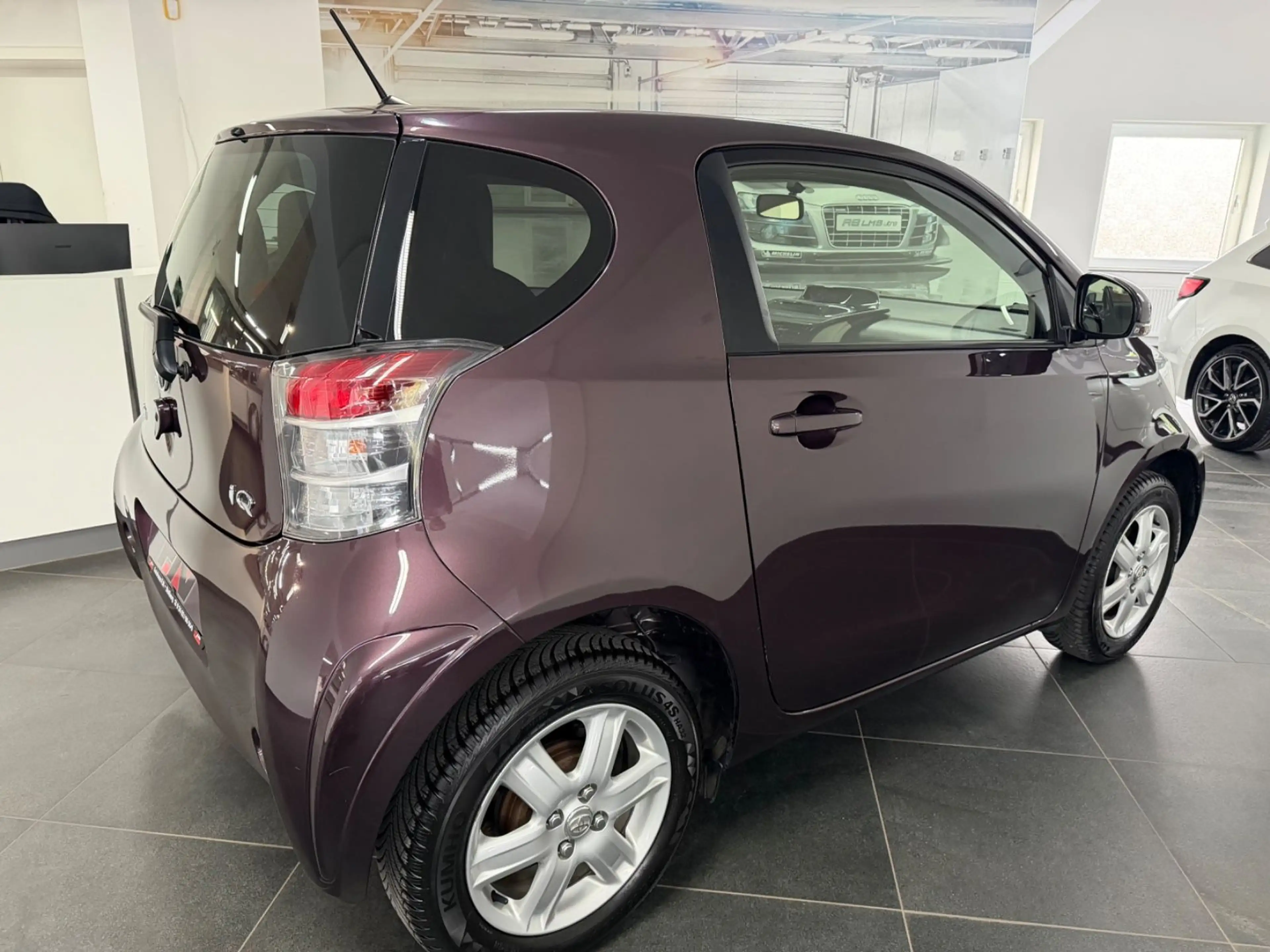 Toyota iQ 1.0 KLIMA 1.HAND — photo 4
