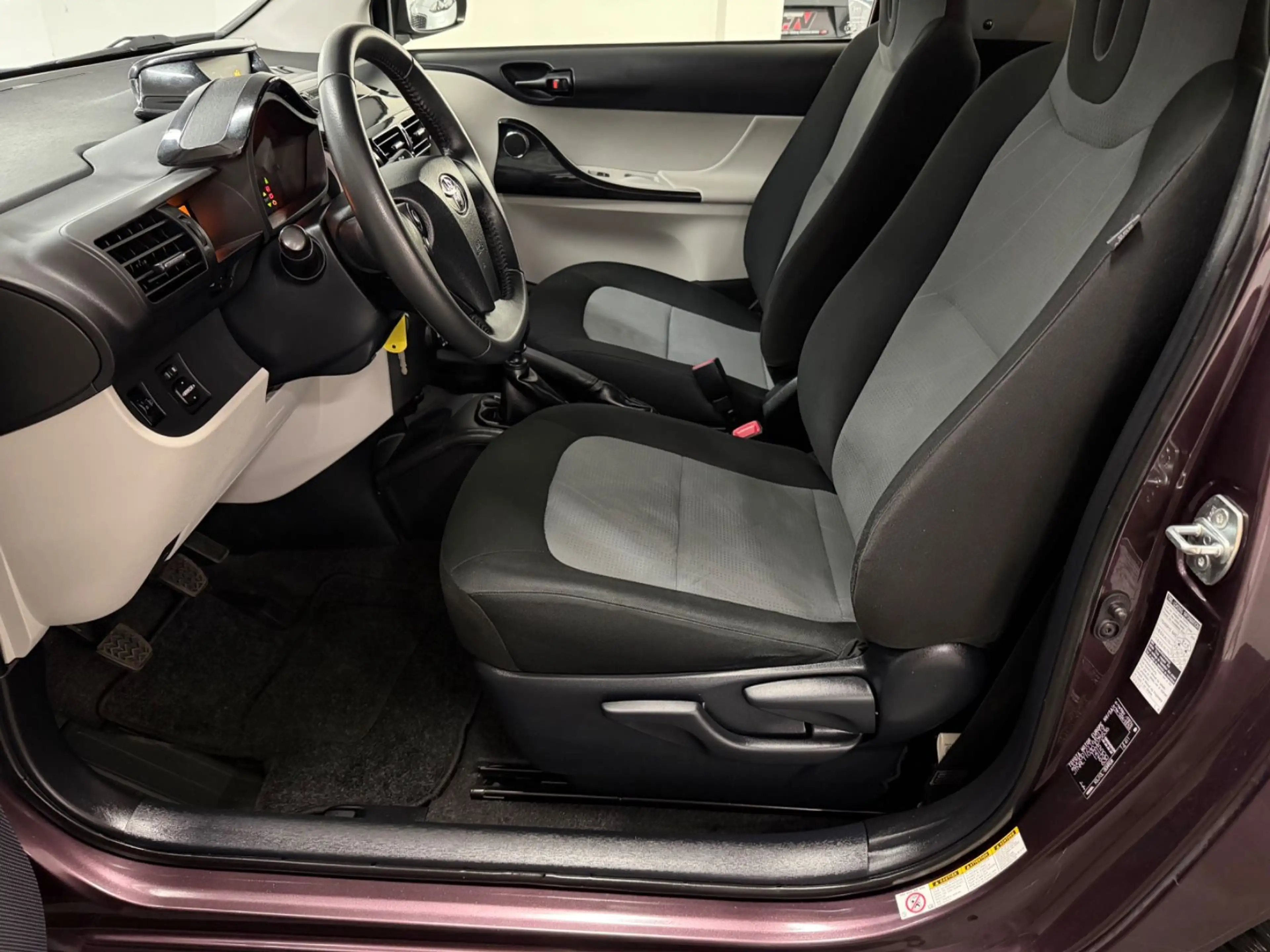 Toyota iQ 1.0 KLIMA 1.HAND — photo 7