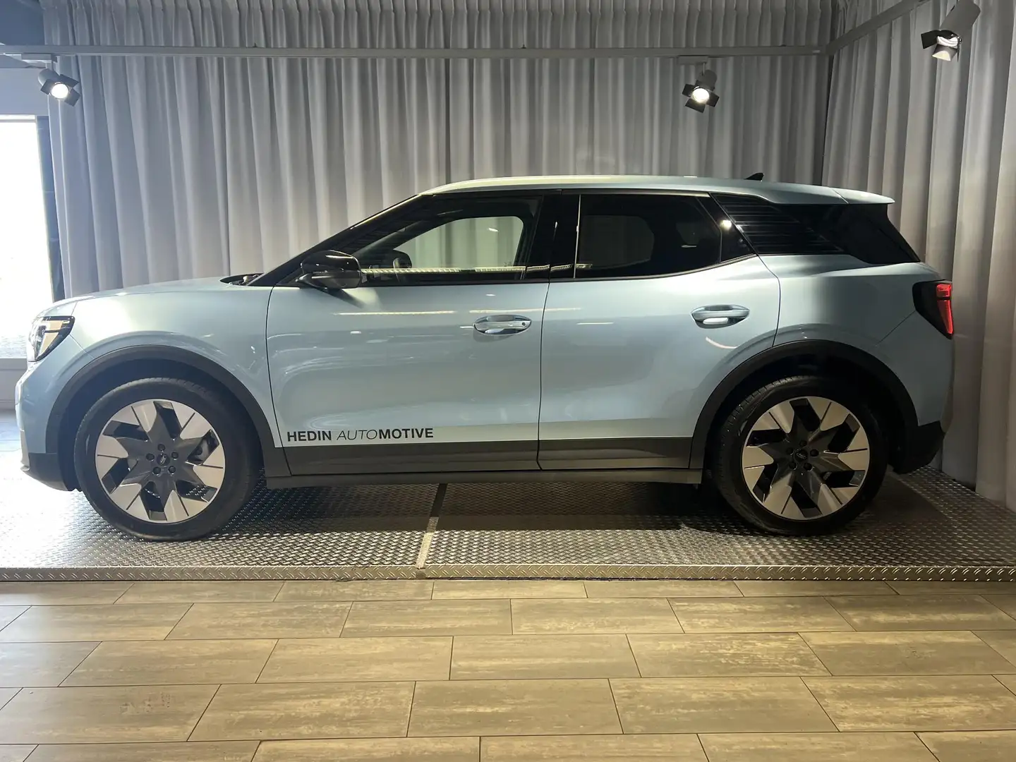 Ford Explorer Premium Extended Range AWD 79 kWh Nu te bestellen! Blauw - 2