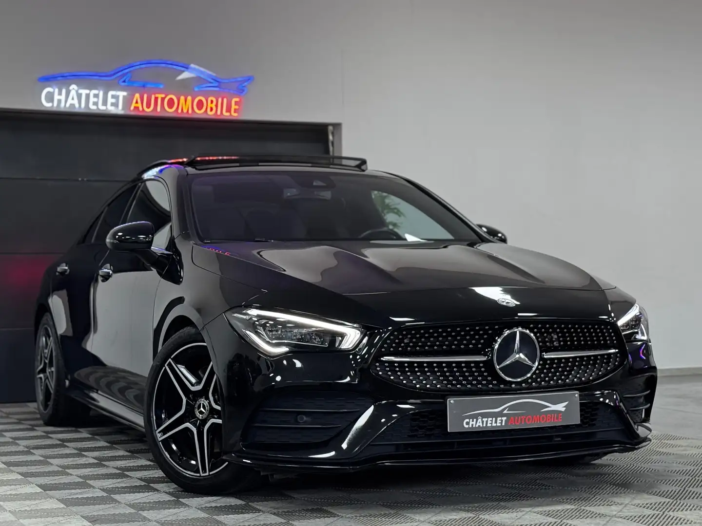 Mercedes-Benz CLA 200 Pack-Amg Led Toit Pano Caméra 12 mois garantie Zwart - 1