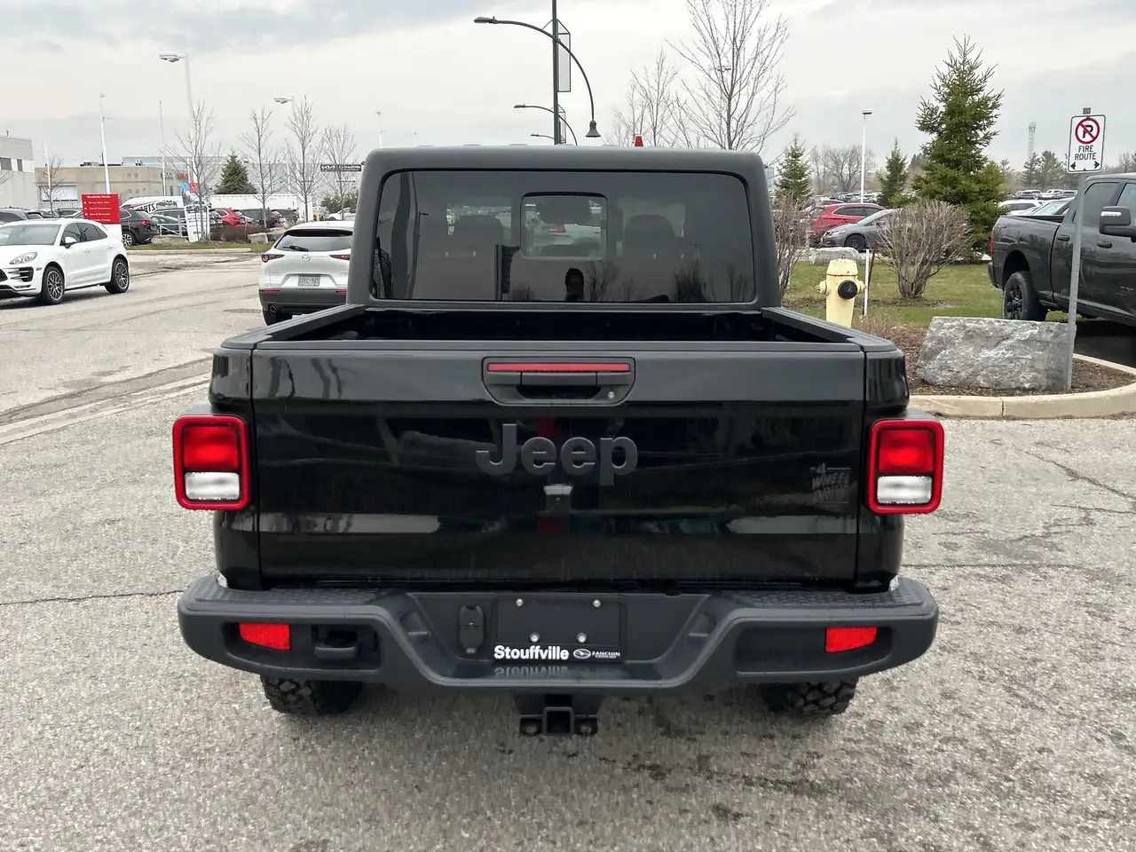 Jeep Gladiator снимка Jeep Gladiator