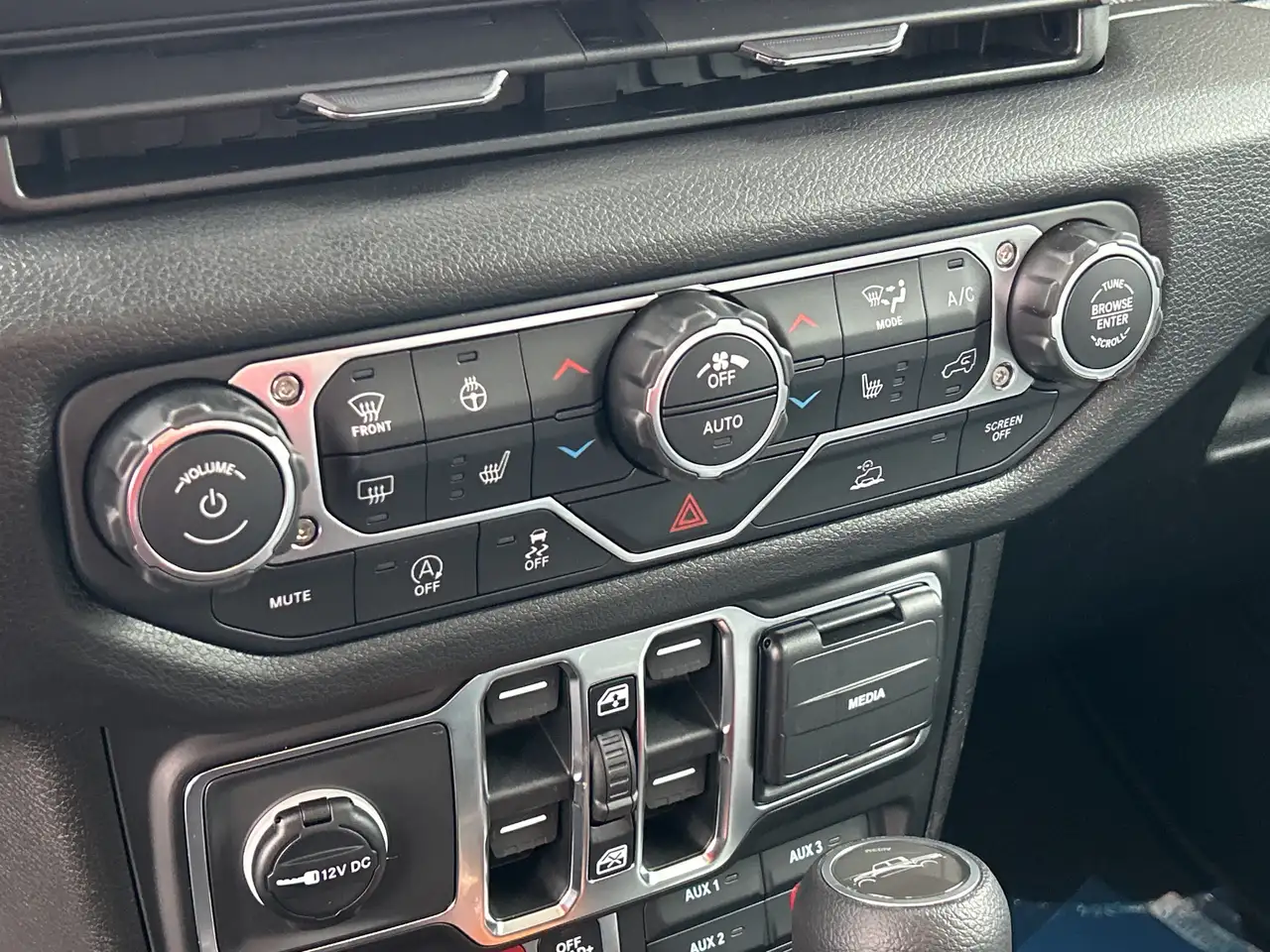 Jeep Gladiator снимка Jeep Gladiator