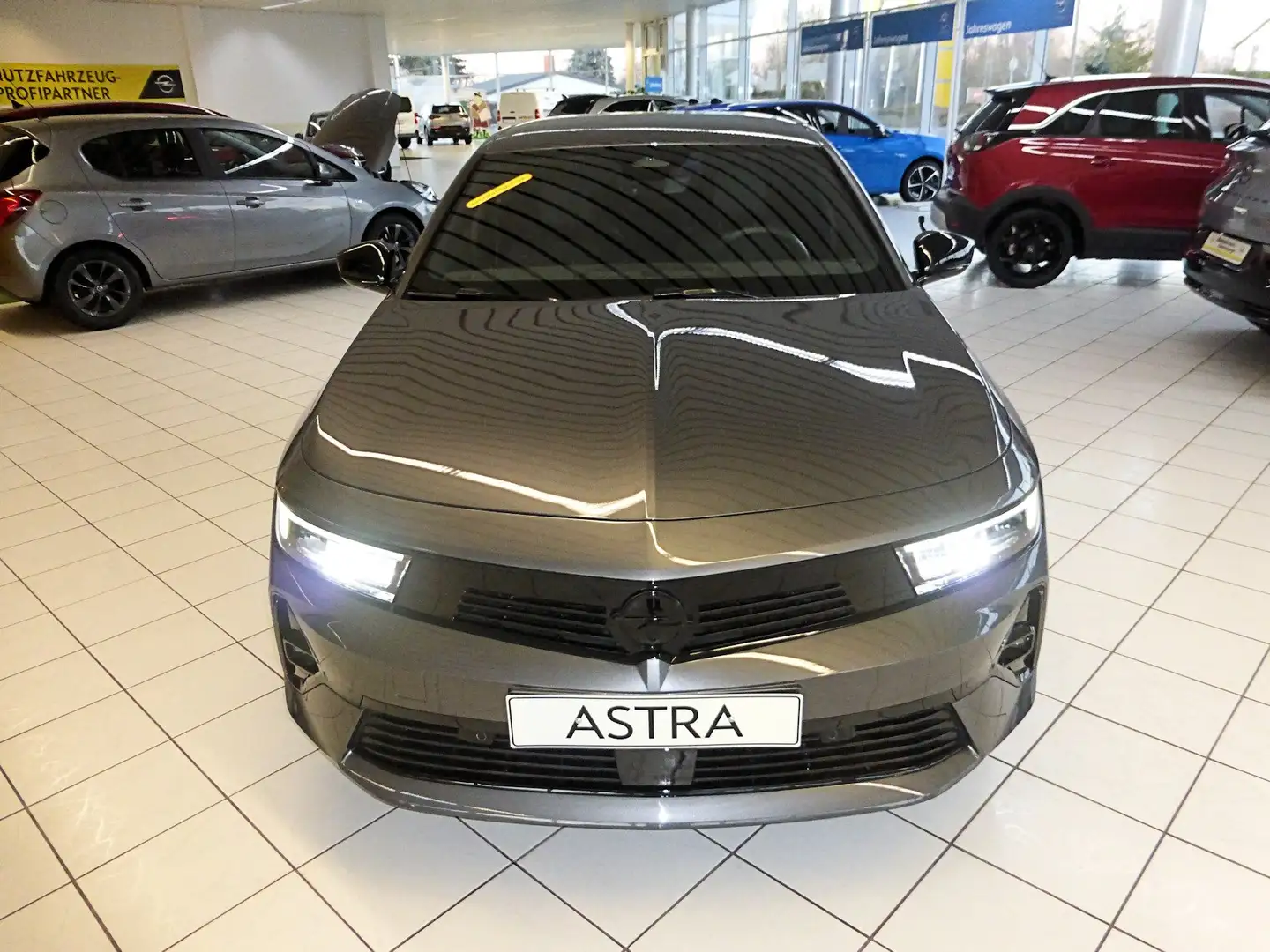 Opel Astra ST 1.2 AT8 GS LED-Licht,Navi,360°Kamera,AHZV. Grau - 2