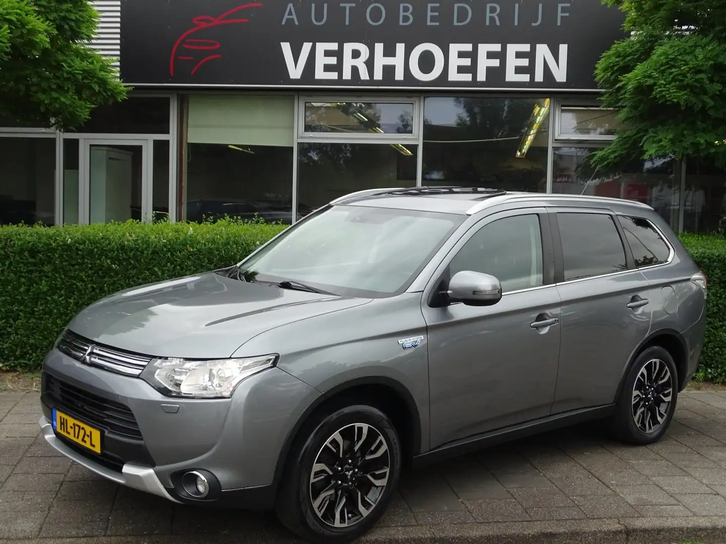 Mitsubishi Outlander 2.0 PHEV Limited Edition X-Line - PANORAMADAK - XE Grey - 1