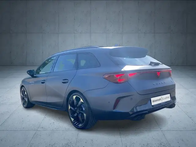 Cupra Leon view 3
