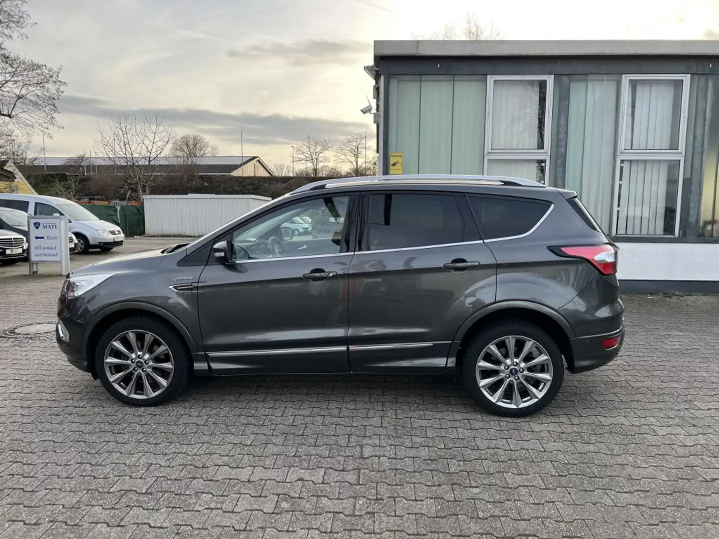Ford Kuga 2.0 EcoBoost 4x4 Aut. Vignale - 2