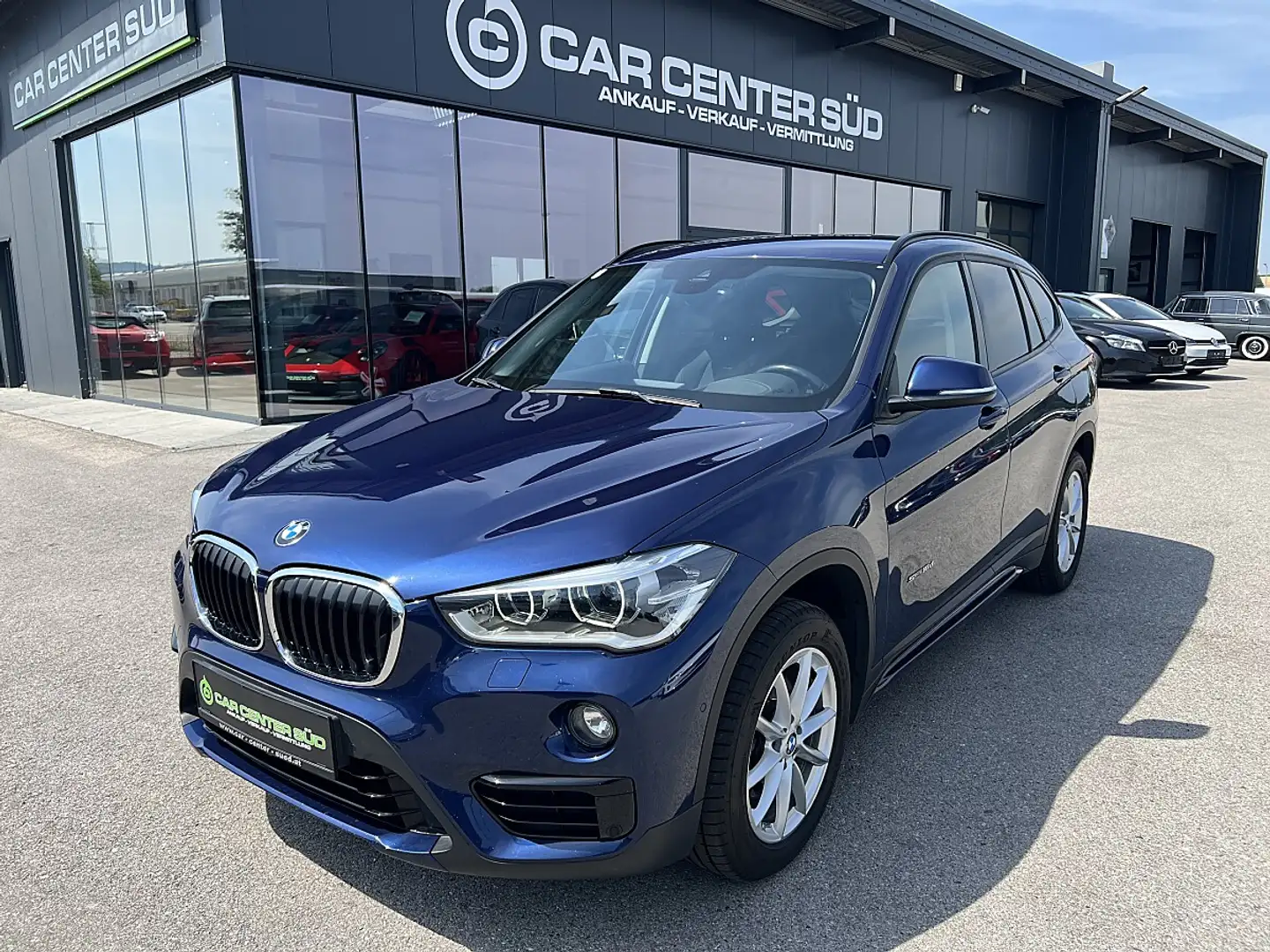 BMW X1 sDrive18d Sport Line Aut. Blau - 1